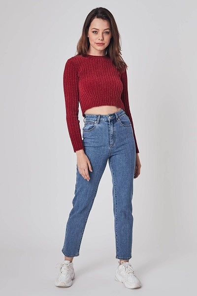 The ABrand A 94 High Slim is a high rise jean with a relaxed style leg. The jean is made with a comfort, stretch denim and finished with a stone wash.