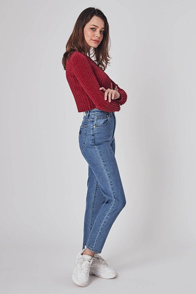 The ABrand A 94 High Slim is a high rise jean with a relaxed style leg. The jean is made with a comfort, stretch denim and finished with a stone wash.