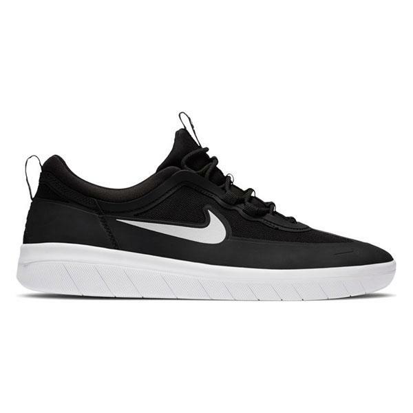 The Mens Nike SB Nyjah Free 2 Black/White Shoes is the mixed textiles, lifestyle shoe. The shoe is a runner style shoe feature a mixed textiles, raised footbed and softsole innersole.