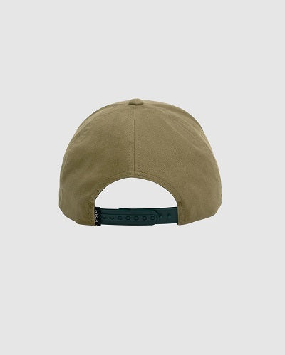 The RVCA Crossed Out Pinched Snapback maintains clean lines, backed by RVCA prints. Made from a stretch cotton, 5 panel construction, curved brim with adjustable snap back.